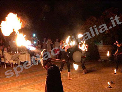 artisti di strada per eventi in Toscana