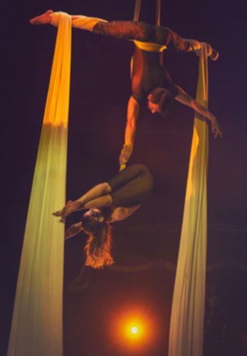 Ginnastica aerea con tessuti
