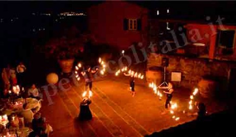 Giocolieri con il fuoco Giocolieri con il fuoco per feste
