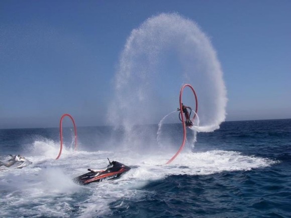 fly board moto per spettacoli in acqua