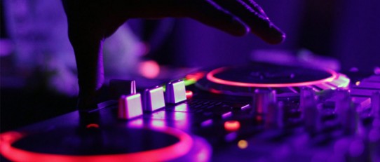 Intrattenimento con dj per eventi aziendali Intrattenimento con dj dance per eventi aziendali