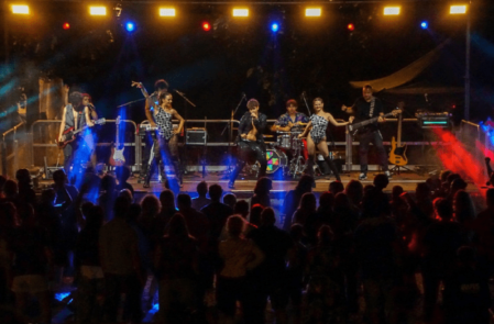 Party band live dance show