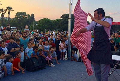 Pizza spettacolo per fiere e sagre Pizza spettacolo per fiere e sagre