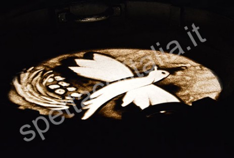 Sand art figure con la sabbia