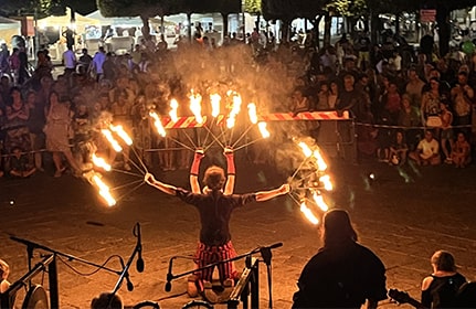 Ventagli di fuoco per festival di strada Ventagli di fuoco per festival di strada