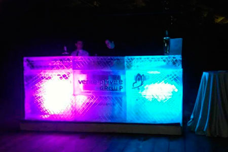 Bar di ghiaccio illuminato