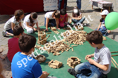 i giochi di una volta per famiglie e bambini i giochi di una volta per bambini e adulti
